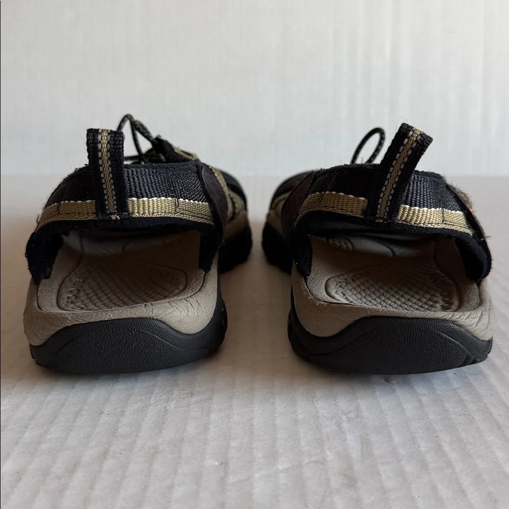 Keen Men’s Newport H2 In Black/Stone Gray - Picture 8 of 12